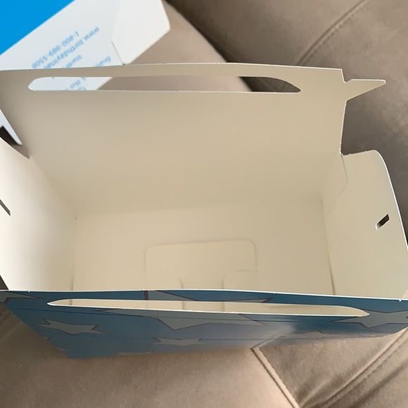 7 pieces of blue star themed favor boxes. Never used! - Picture 4 of 5